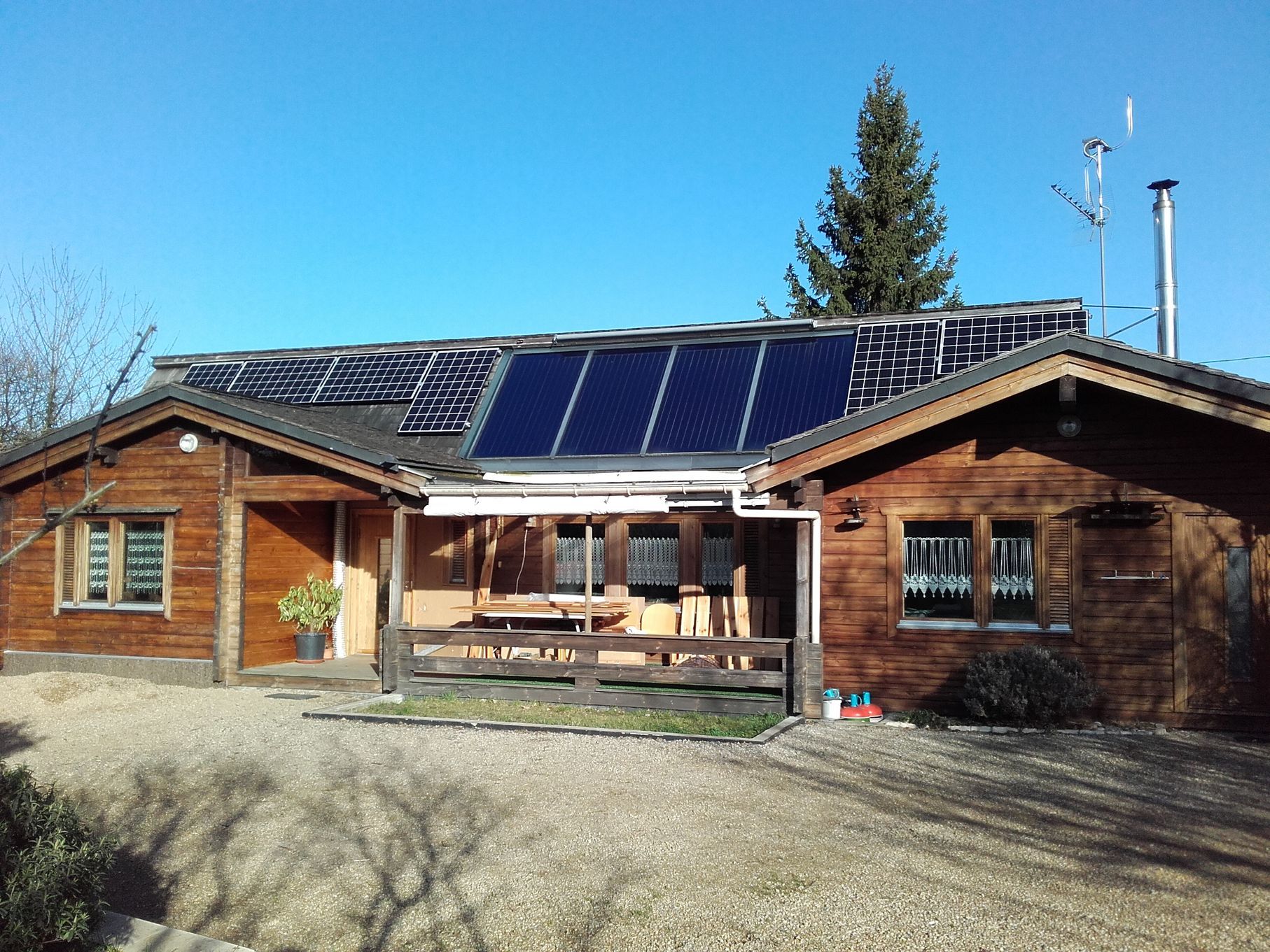 Eau chaude solaire maison autonome TOITOT